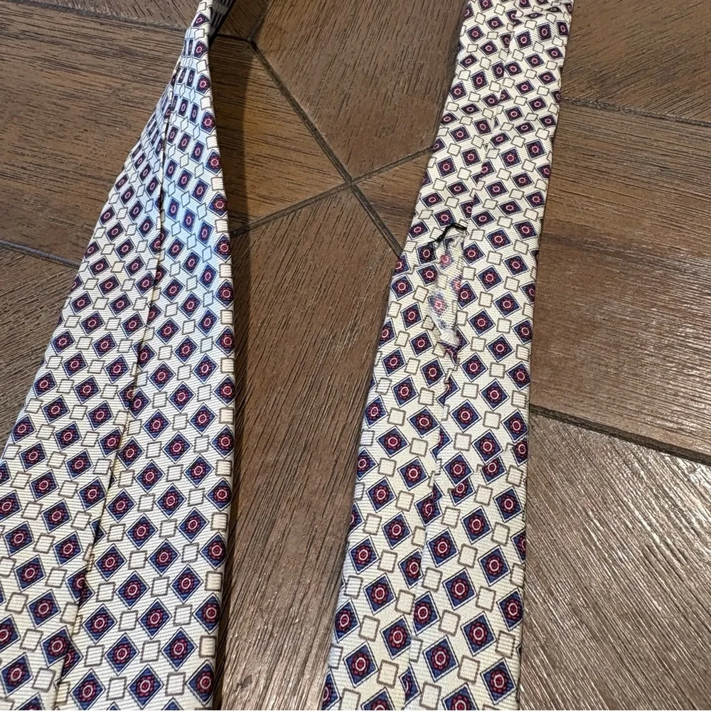 Christian Dior Vintage And Luxurious Tie Geometric Pattern - Picture 8 of 9